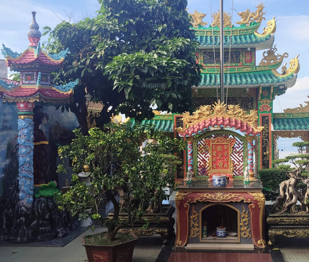 Dinh Ba Thuy Long Thanh Mau Temple - TricksForTrips