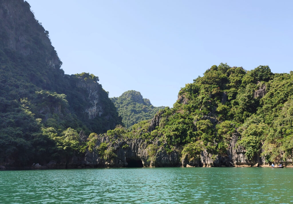 Lagoon 2 Lan Ha Bay - TricksForTrips