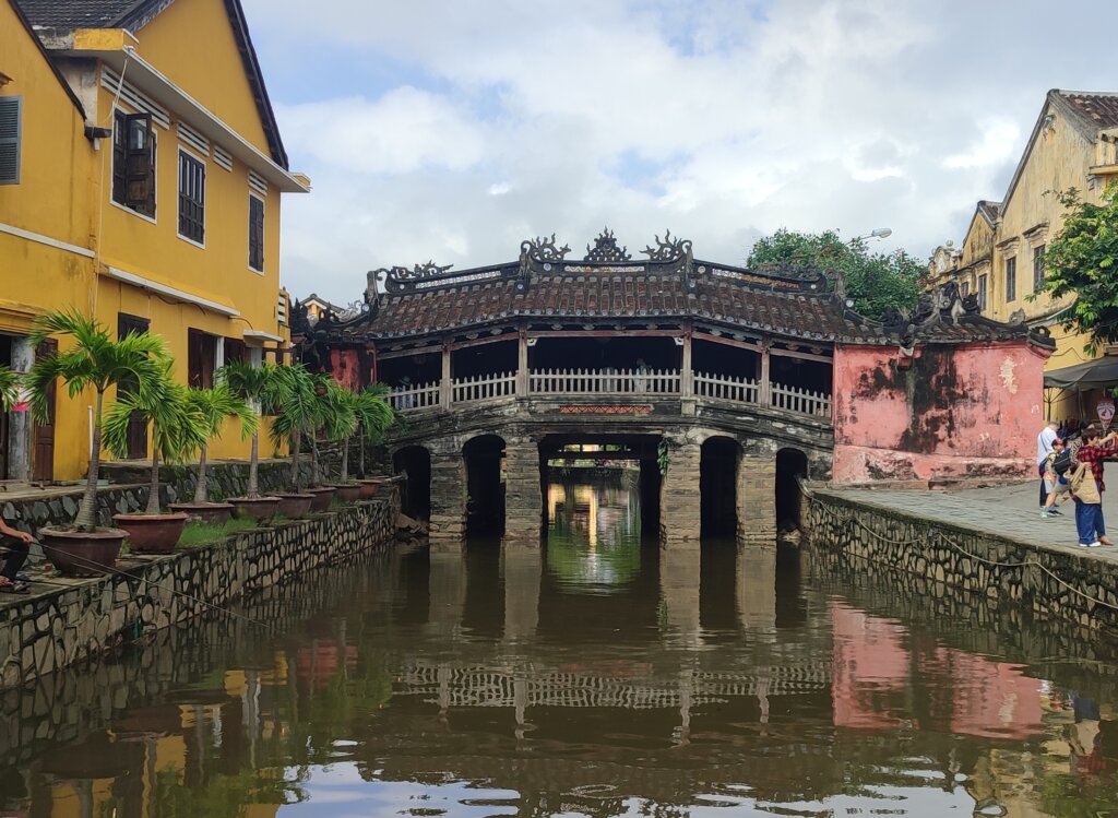 TricksForTrips chùa cầu bridge Hoi An