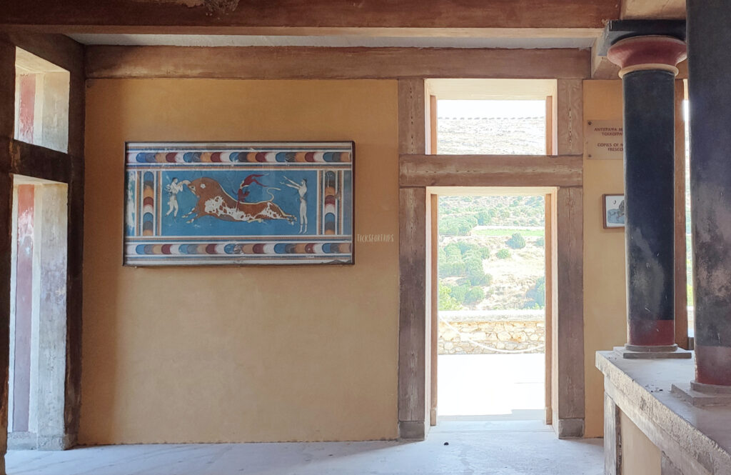 Minoan Knossos palace in Crete - TricksForTrips
