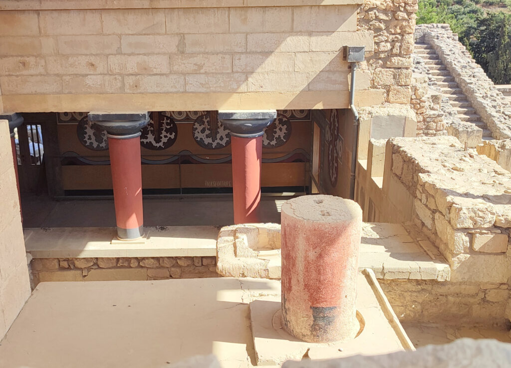 Minoan architecture Knossos palace - TricksForTrips