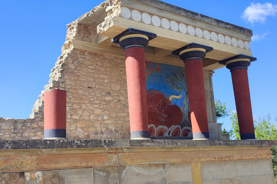 Knossos palace - TricksForTrips