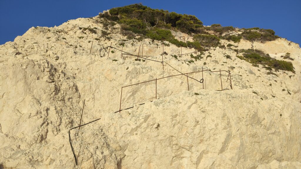 Plakaki beach trail Zakynthos - TricksForTrips