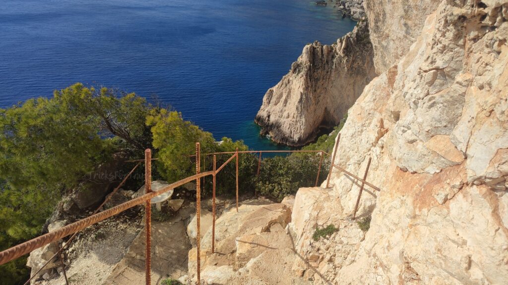 Plakaki beach trail Zakynthos - TricksForTrips